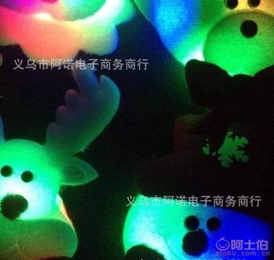 【阿诺厂家直销闪光毛绒胸针圣诞发光胸章老人雪人圣诞节礼品饰品】义乌市阿诺电子商务商行 - 产品库