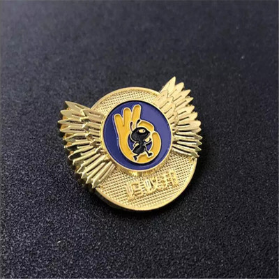 锌合金材质徽章珐琅填色logo胸章山东订做徽章厂